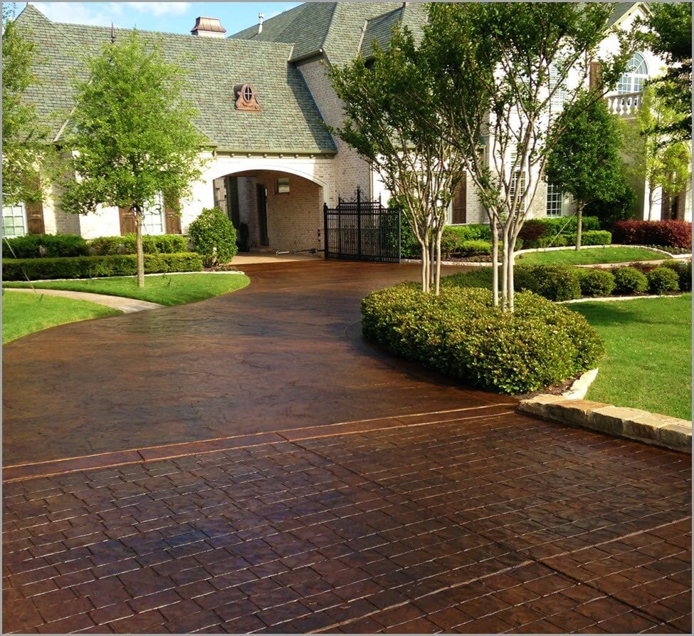 decorative-concrete-cobblestone-driveway decorative-concrete-cobblestone-driveway