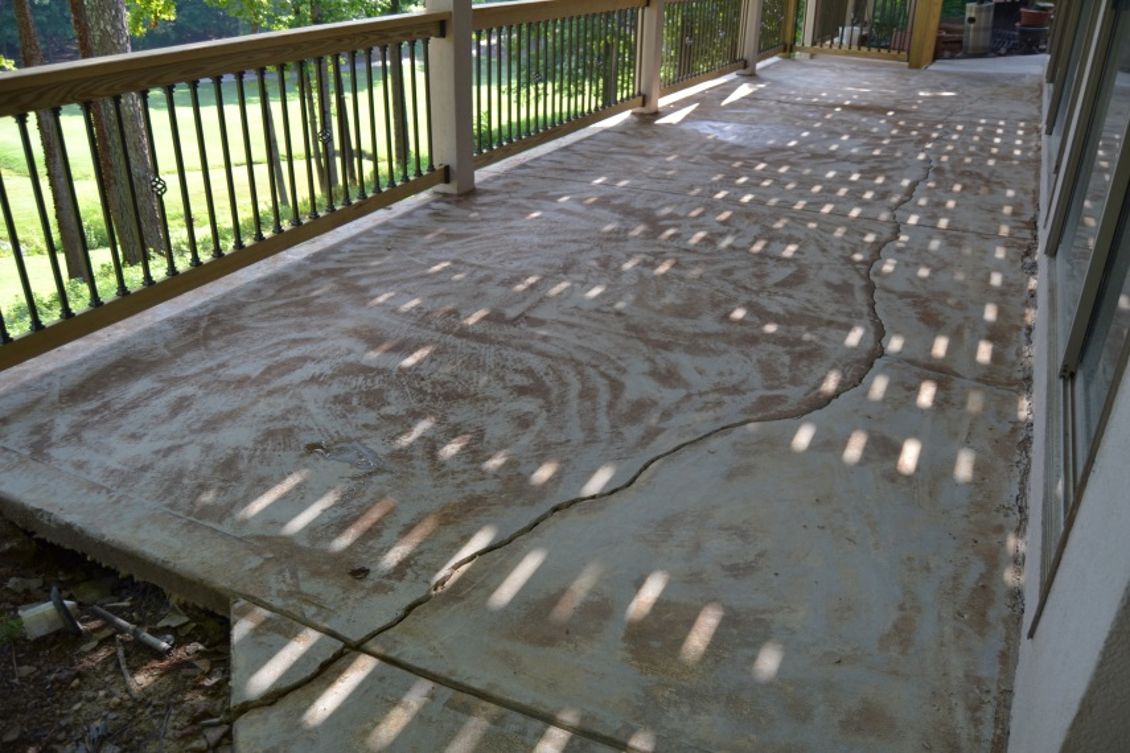 discolored-cracked-patio-concrete discolored-cracked-patio-concrete