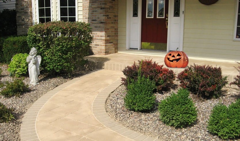 halloween-front-patio-concrete