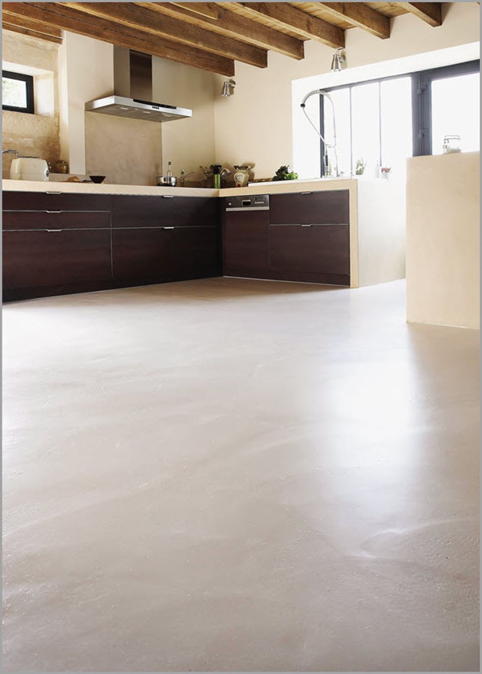 kitchen-decorative-concrete-floor