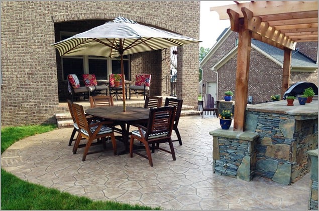 patio-custom-decorative-concrete-floor