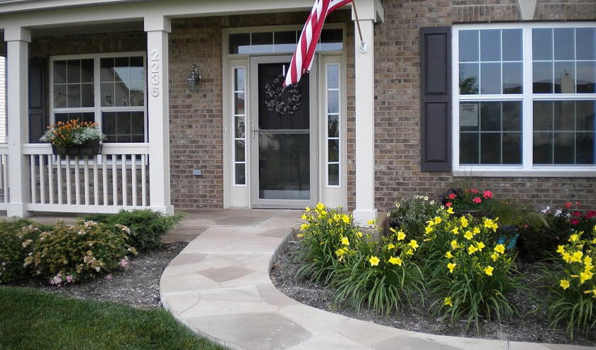 Resurfaced Flagstone Pattern Walkway in Gray