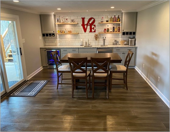 warm-wood-decorative-concrete-kitchen