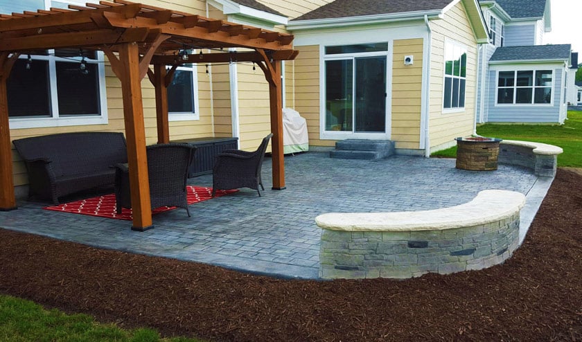 Fire-Pit_Wall_Tightstack_Gray_Ashlar-Patio