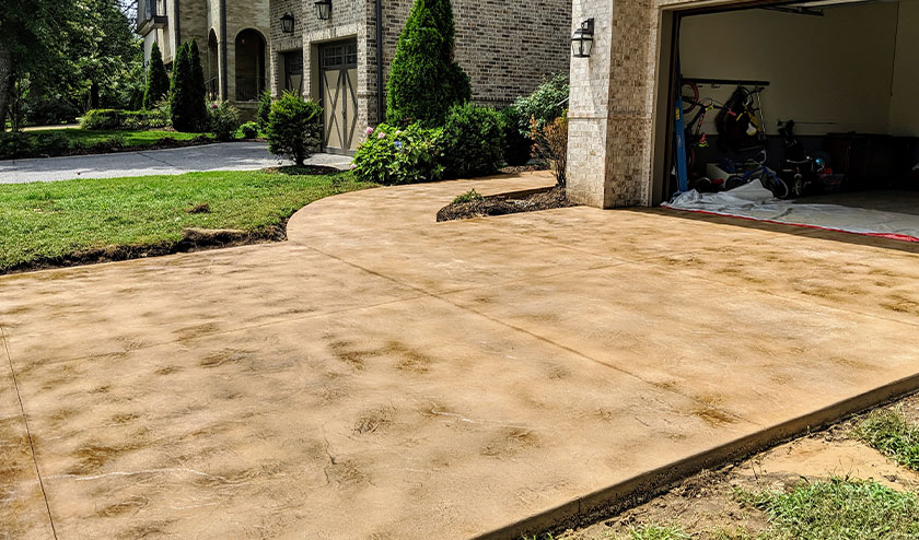 Concrete pigment for imprinted concrete driveways and patios